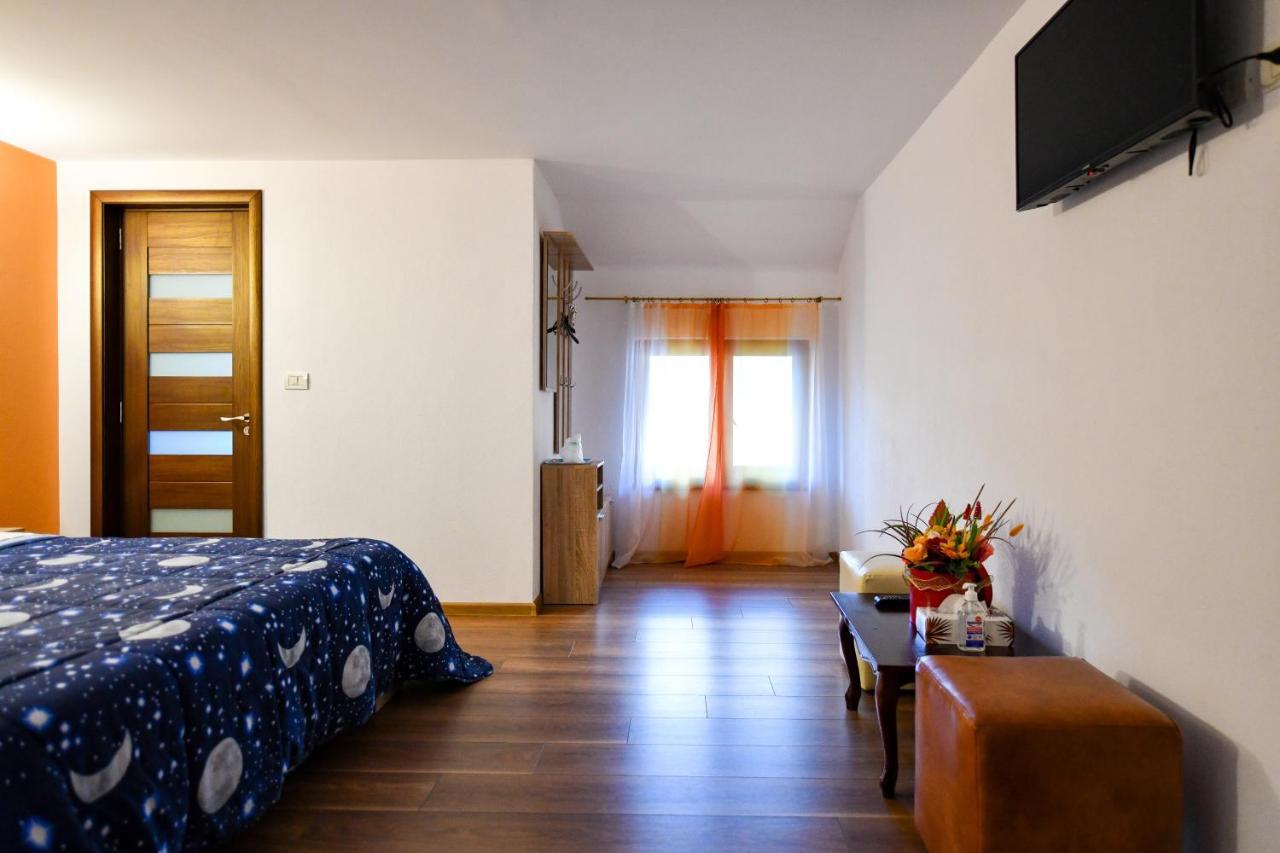 Villa Castellino Tîrgu Ocna Екстериор снимка