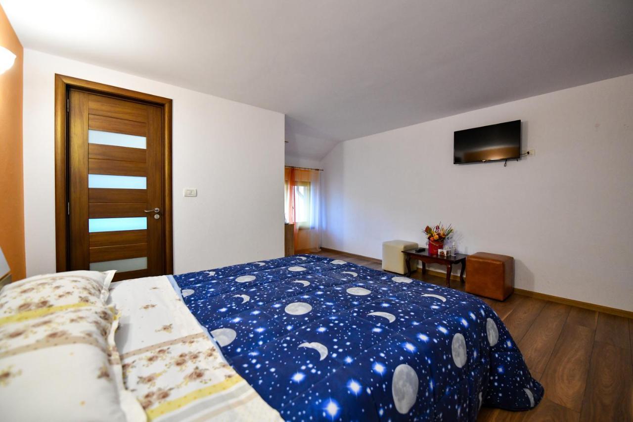 Villa Castellino Tîrgu Ocna Екстериор снимка
